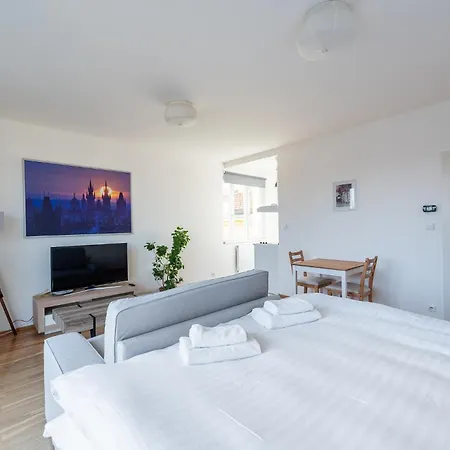Sunny Safron Apartment Prague Exterior photo