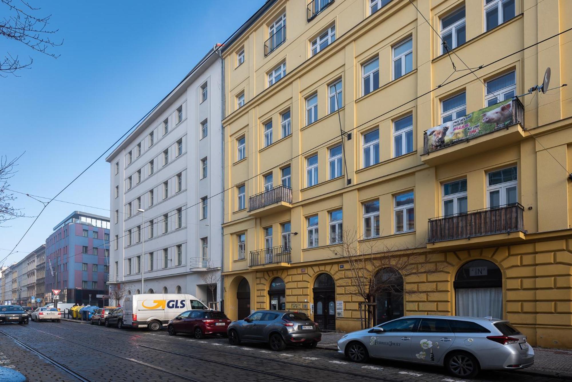 Sunny Safron Apartament Praga