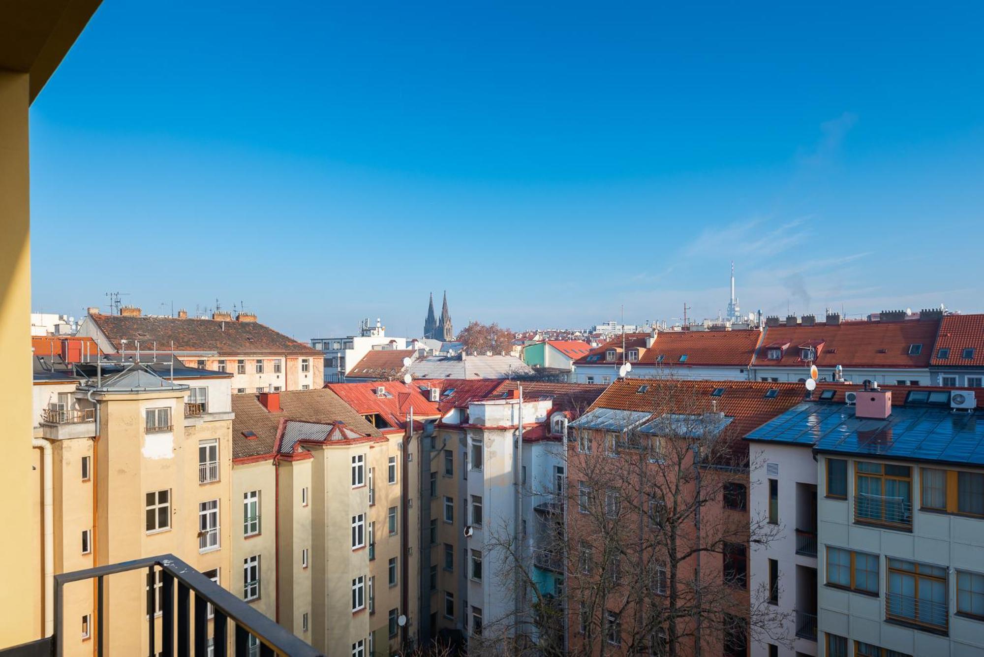 Sunny Safron Prague